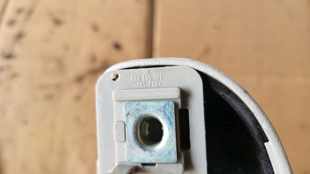 Astra j ручка бардачок на накладки на фари 466465101 Оригінал