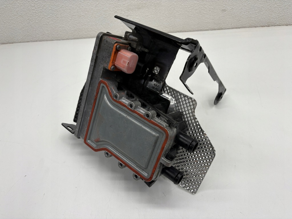 Audi e tron теплообмінник тепла 5qf963231c 5qf819013d Київ