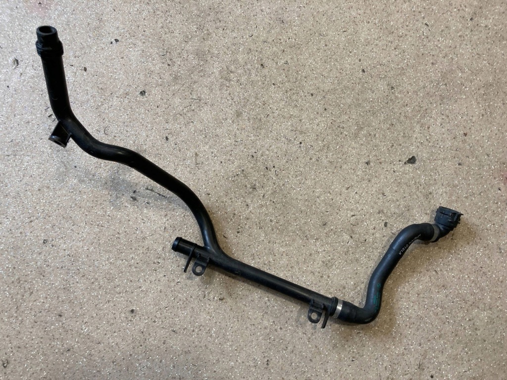 Шланг водяной турбонагнетателя bmw 3 f30 f35 f31 7619622 с Разборки