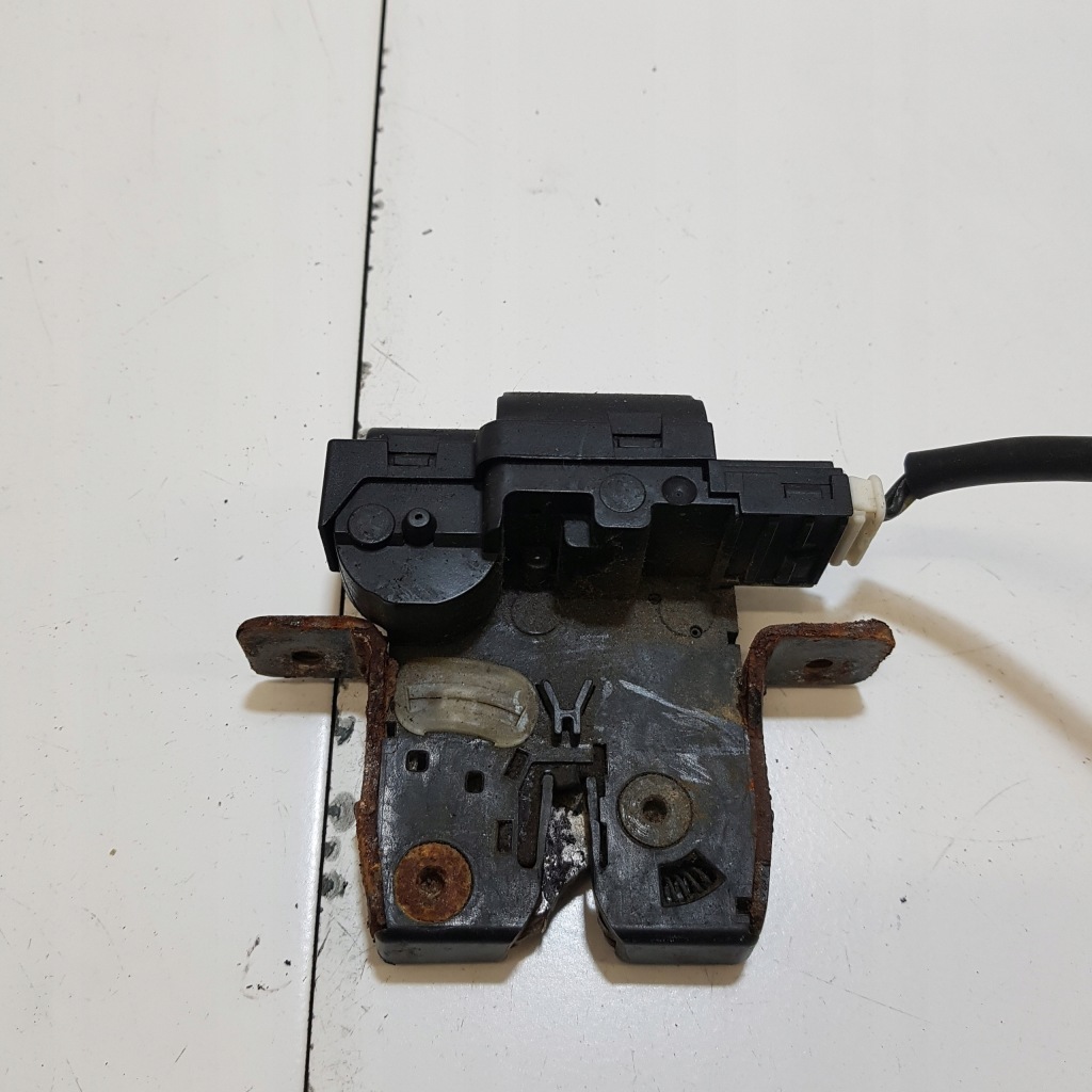 фото №1, Замок крышки багажника nissan qashqai 90502ey10a
