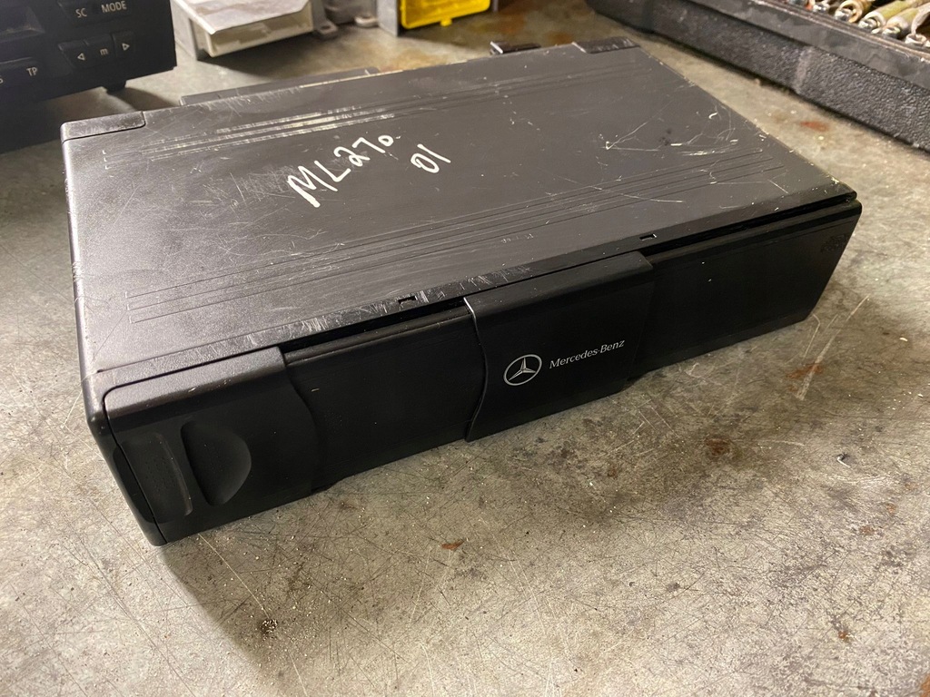 фото №1, Mercedes чейнджер дисков cd a1638201589