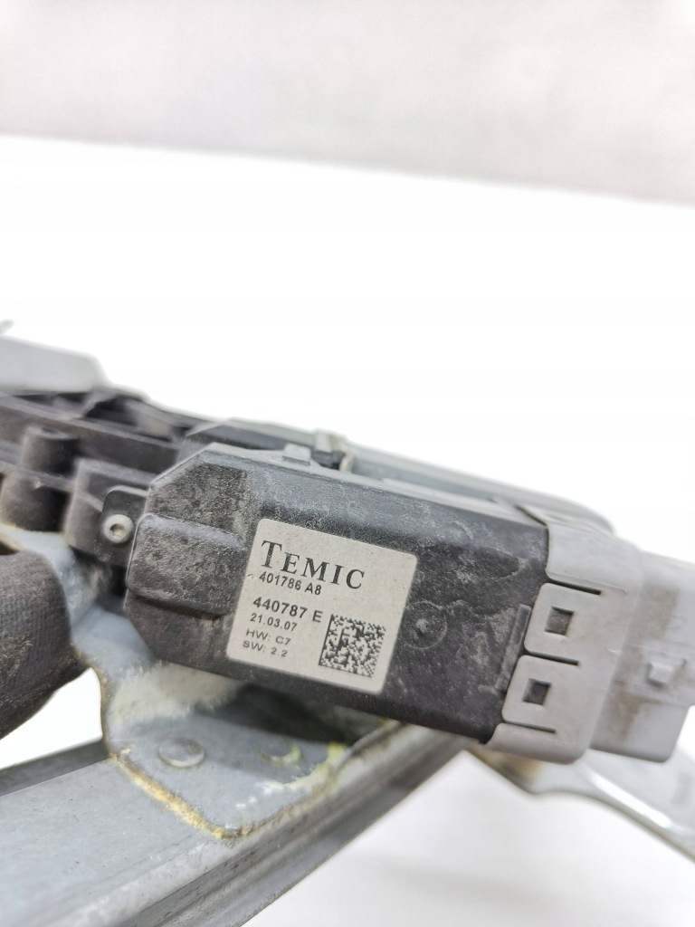 фото №5, Citroen c4 i picasso 2007 електричний підйомник скло двері задніх