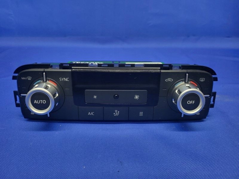 фото №1, Панель обдув кондиционера vw touareg ii