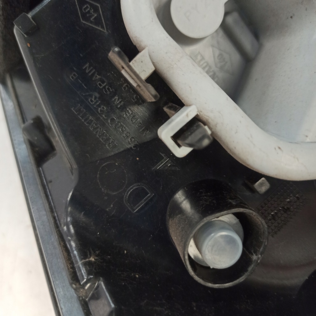 фото №9, Renault captur mk1 лампа правий задня 265502731r