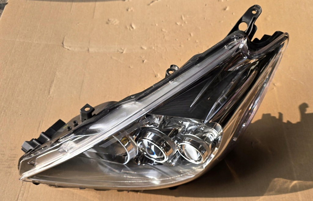 фото №1, Лампа передняя перед левая toyota prius plus przed lift