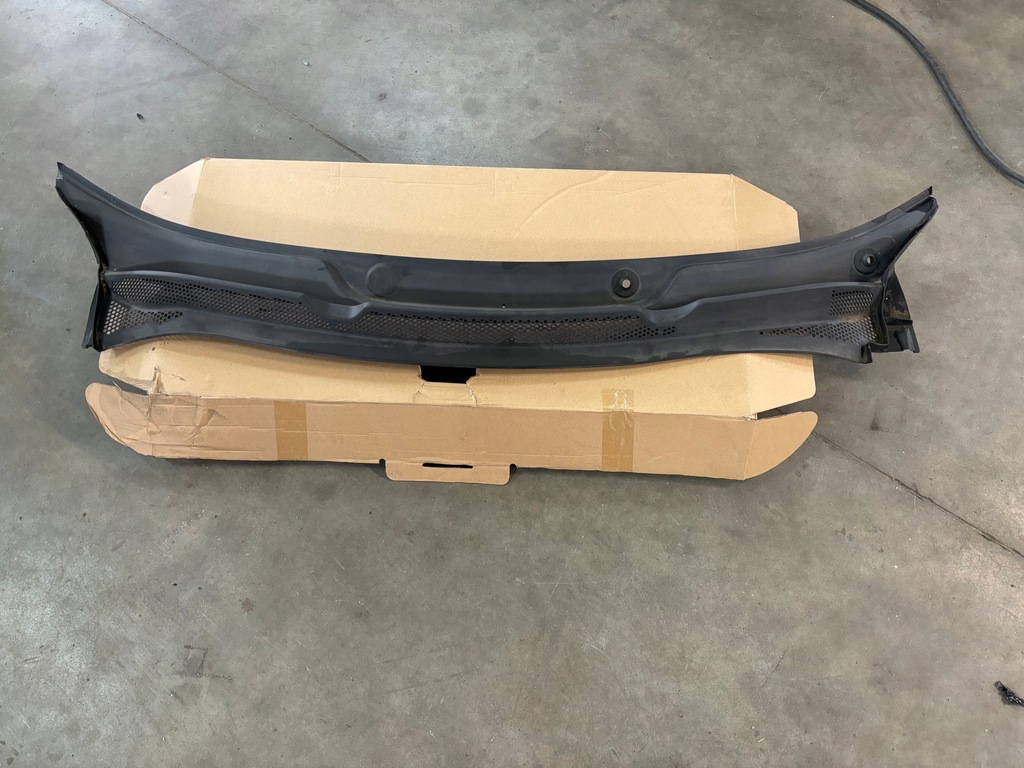 фото №1, Жабо opel adam 39039180 europa