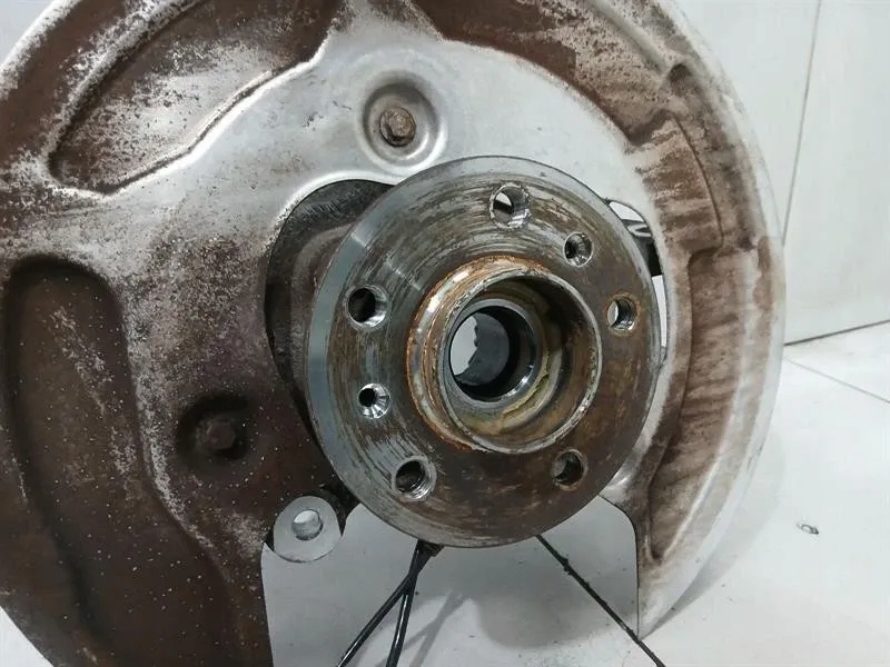 Ступица задняя bmw правая 33309503996 в Украине