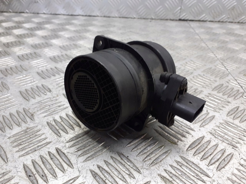 фото №1, Расходомер vw passat b6 3c2 0281002461 14377818 2005