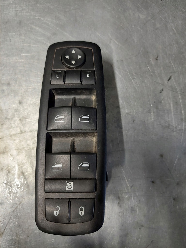 фото №1, Pacifica 2016-2021r панель модуль окон переключатели