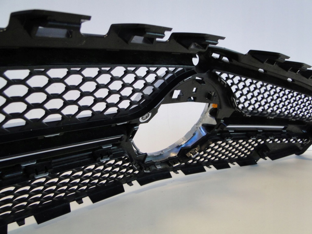 Mercedes cla 118 w118 przed liftem решётка радиатора решётка радиатора камера 35 amg Цена