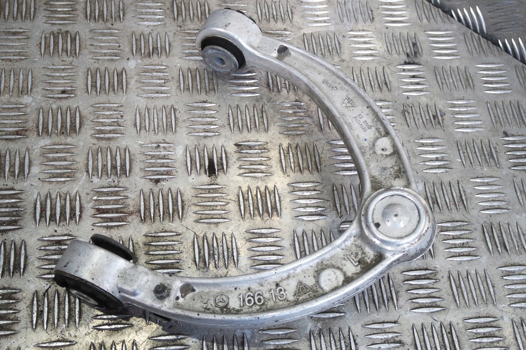 фото №1, Рычаг верхний mercedes ml w166 левый