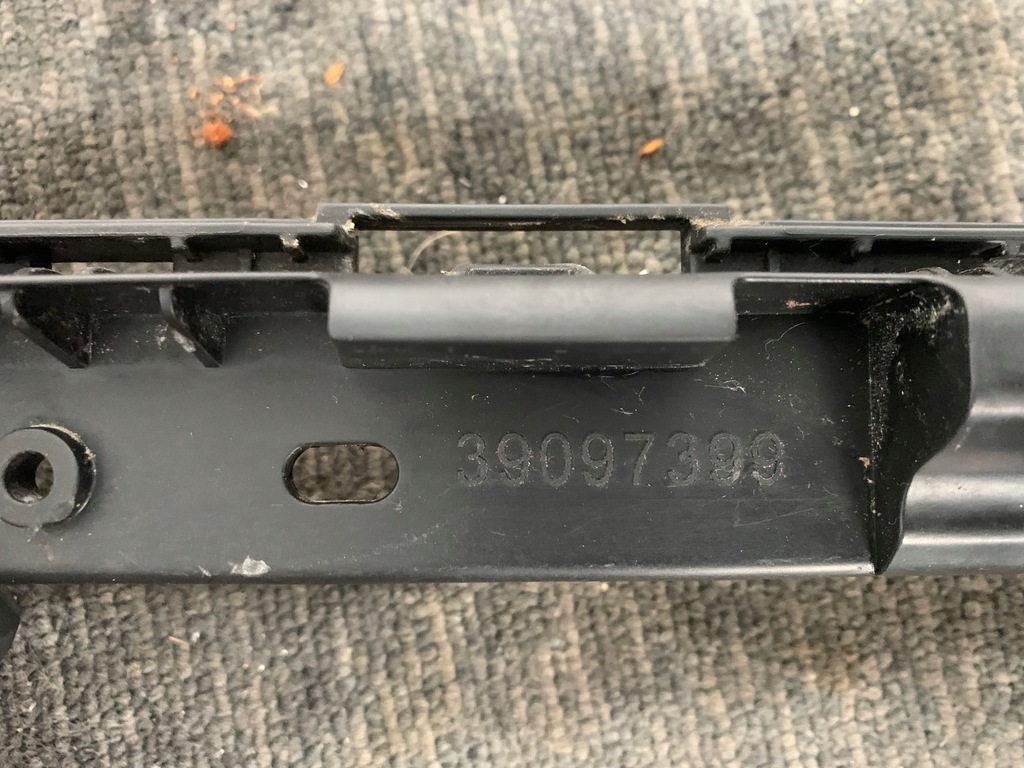 фото №11, Opel crossland x 2019r направляющая средний бампера задняя заднего оригинал