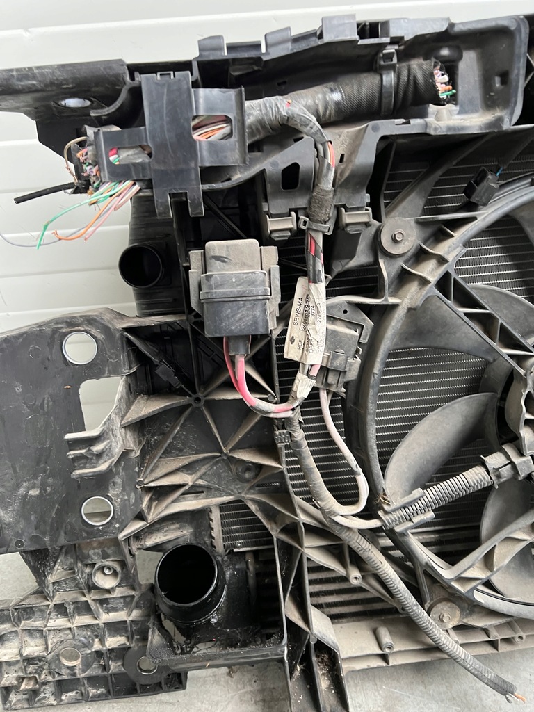 фото №14, Pas передний радиатор renault megane iii