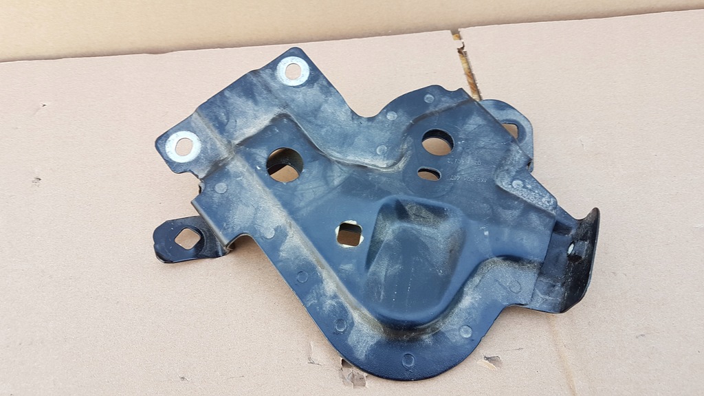 фото №7, Кронштейн кронштейн крила перед лівий audi e tron 4ke