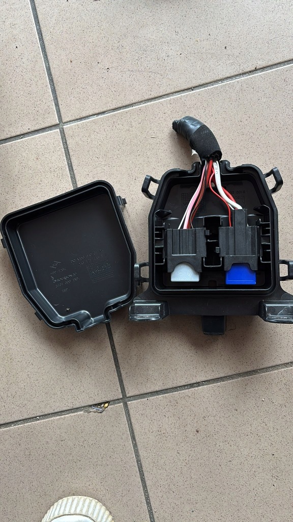 Коробка предохранителей twingo 3 a4535400124 243121445r Доставка