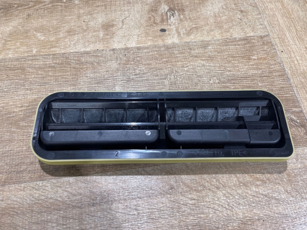 Купити Решітка вентиляції mercedes-benz sl r231 a2318300442