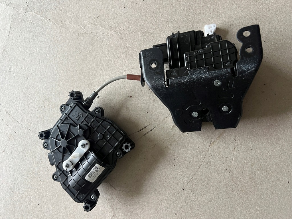 фото №1, Kia proceed ceed iii 18- замок кришки багажника доводчик