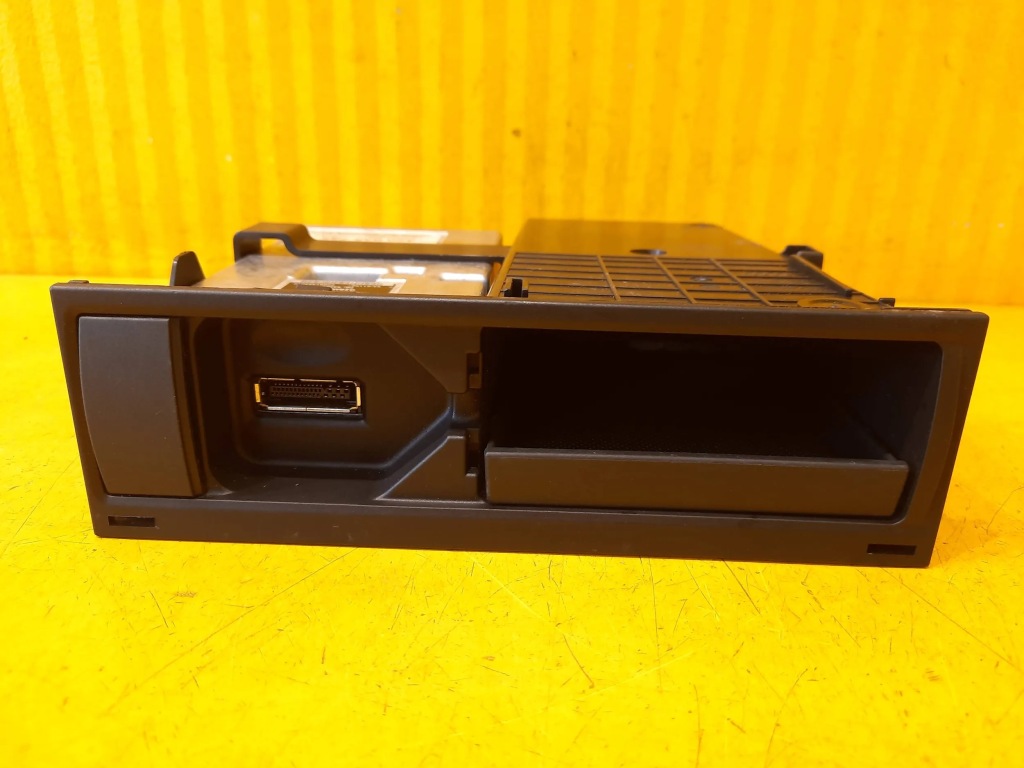 фото №1, Audi r8 42 соединитель интерфейс блок управления 420035785