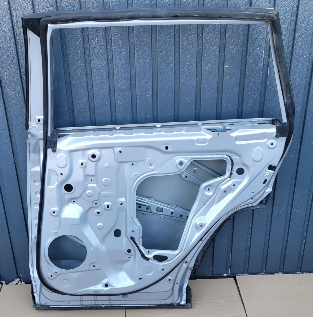 фото №8, Toyota rav4 v 5 18+ дверь задняя задние правое fv