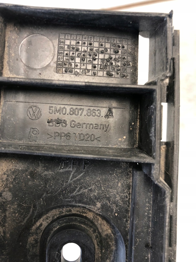 фото №6, Направляющая бампера задняя vw golf vi plus 5m0807863a