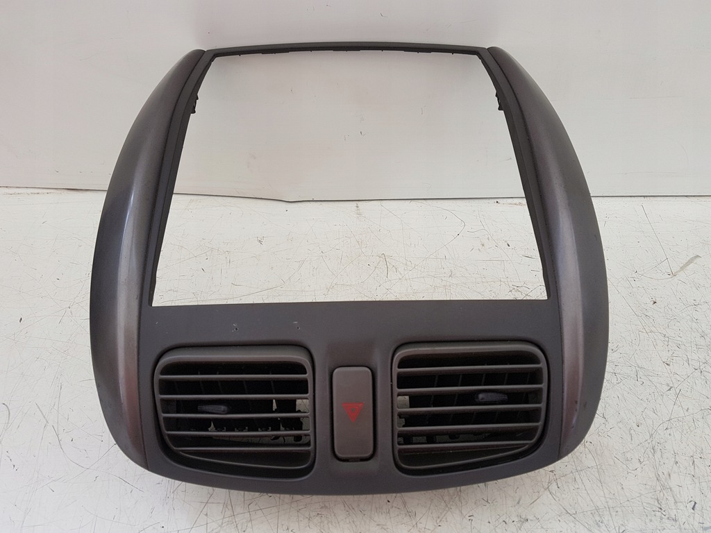 фото №1, Рамка радіо решітка обдув mazda premacy 01r eu