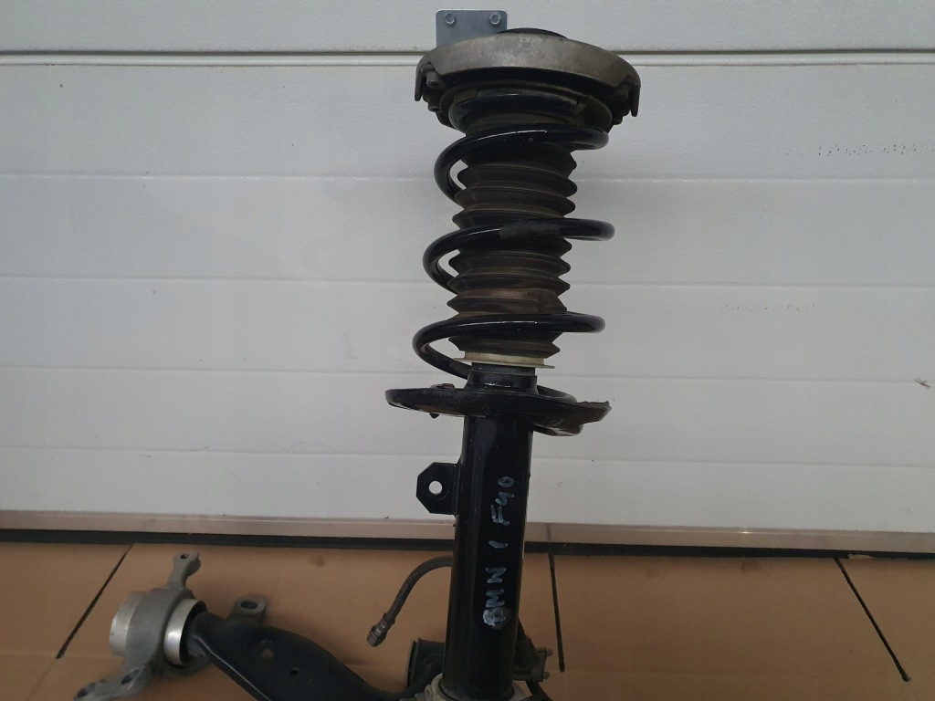 Амортизаторна стійка поворотний кулак амортизатор важіль правий 2.0d 6877062 bmw 1 f40 24r Недорого