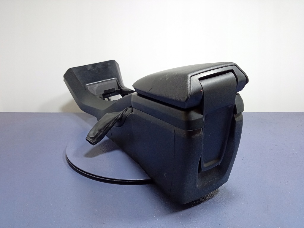 фото №4, Volvo v40 ii туннель средний подлокотник кожа