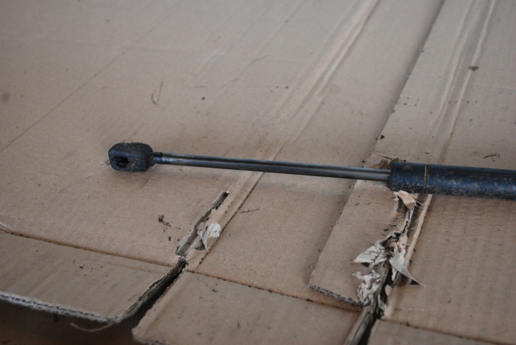 фото №5, Привід кришки багажника audi a8 d2 4d0827551b