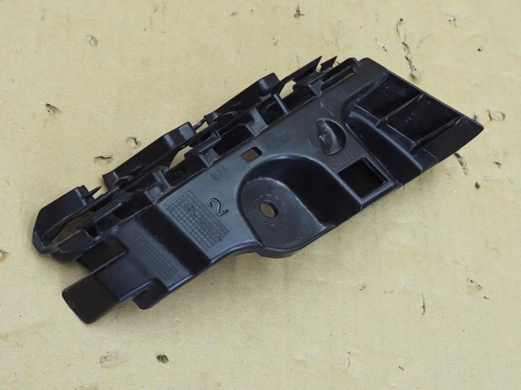 Напрямна бампера лівий задня audi a1 ii 82a 82a807377 Київ