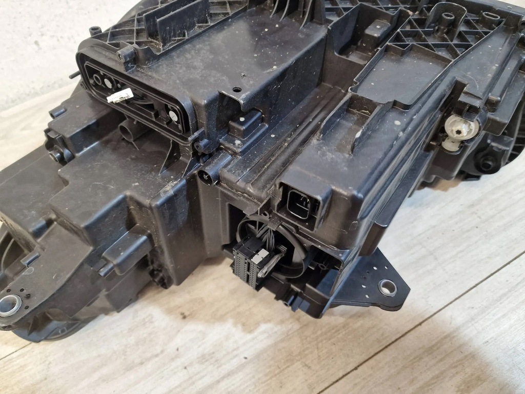 фото №12, Bmw x1 u11 лампа правая led 5a5bd48-02przednie