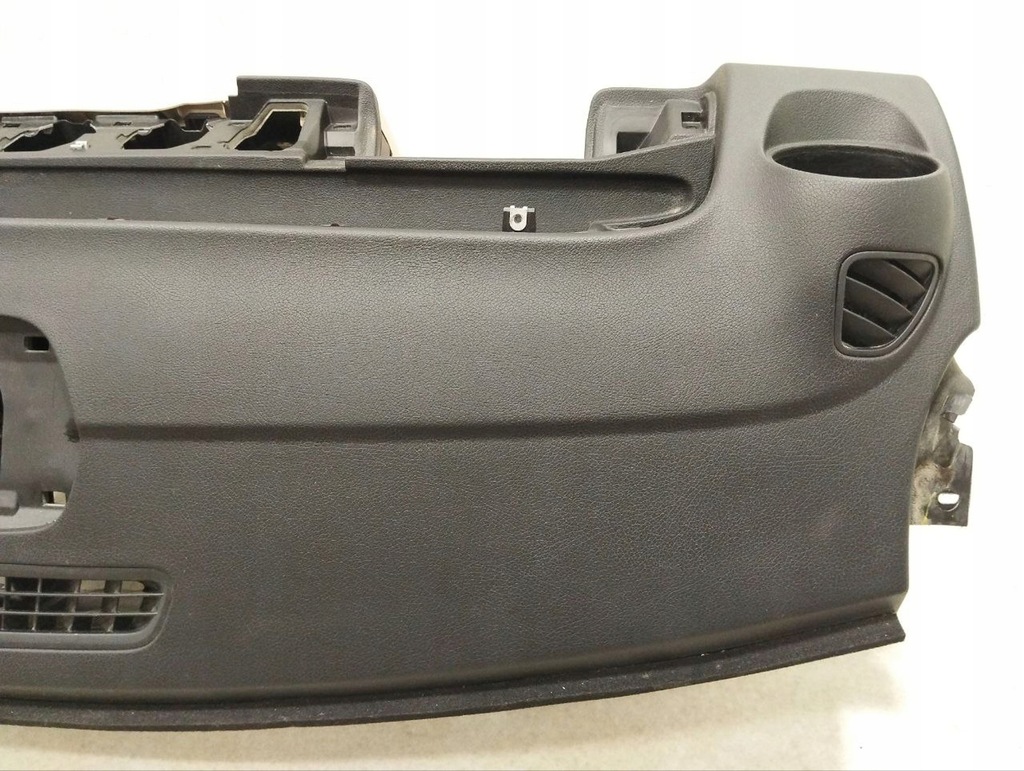 фото №10, Mercedes-benz eqb 2023 панели приборная, консоль