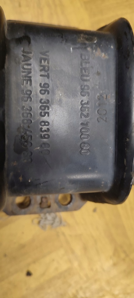 фото №7, C4 i picasso 1,6 ehdi кронштейн подушка двигателя 9636270080