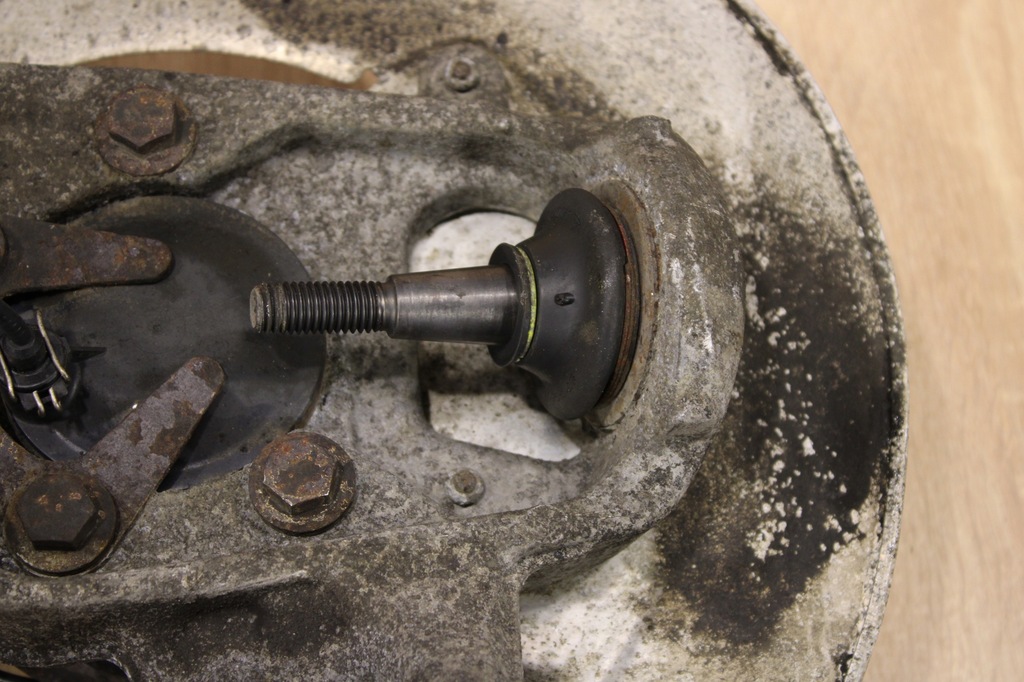 фото №4, Ступица поворотный кулак левый перед jaguar xf x250 2.7d