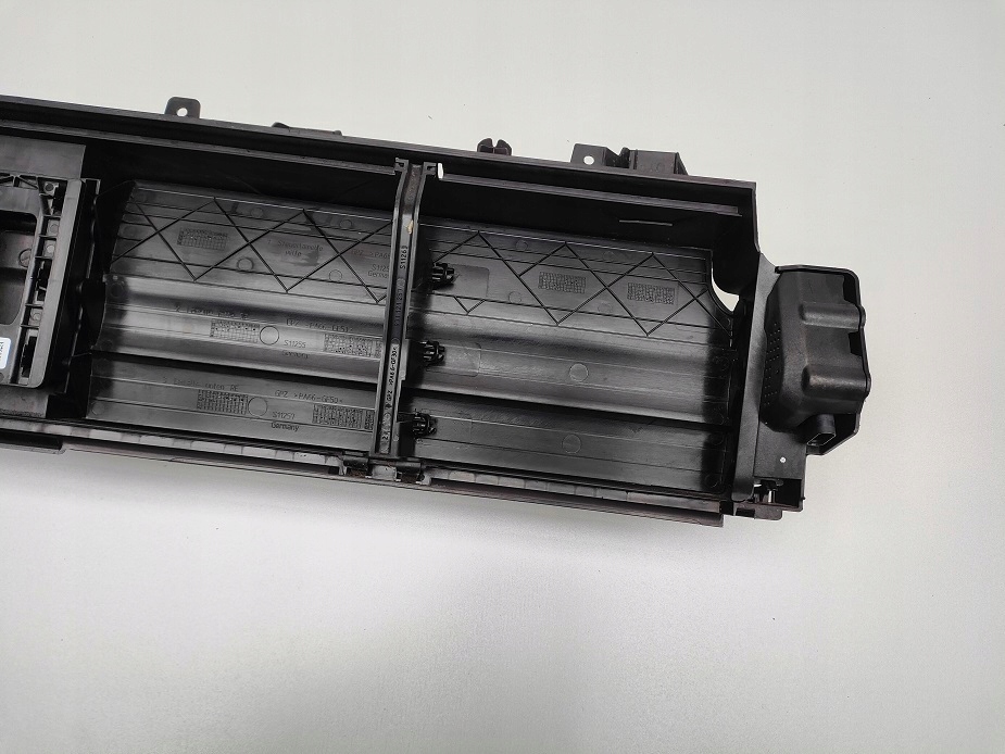 фото №10, Жалюзи впуск воздуха 97112125b panamera 971