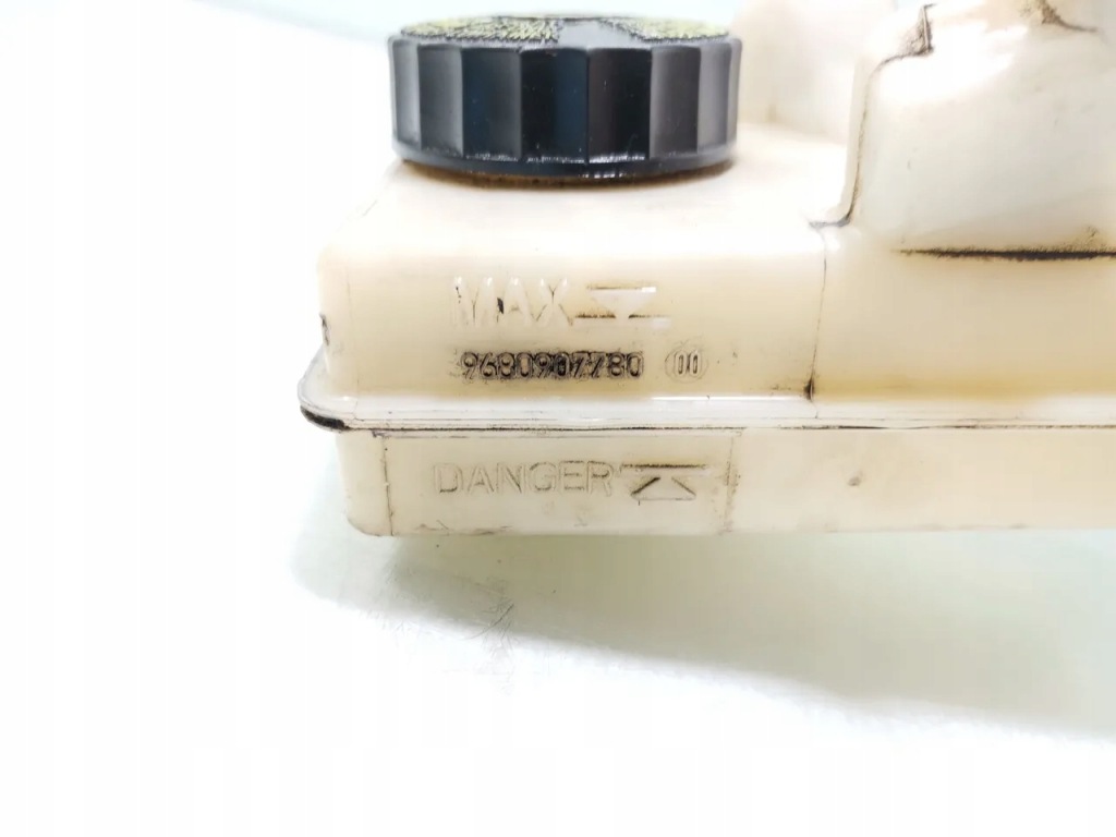 Peugeot 3008 бак жидкость тормозной 1.6 vti бензин 88kw 120 hp 2012 Доставка