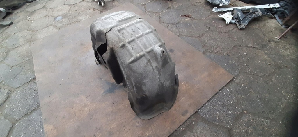 Купить Подкрылок правый задняя audi a5 8t coupe 8t0810172b