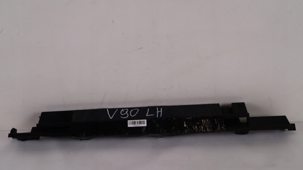 фото №9, Volvo v90 кронштейн накладки порога левая 31386129, 31386131