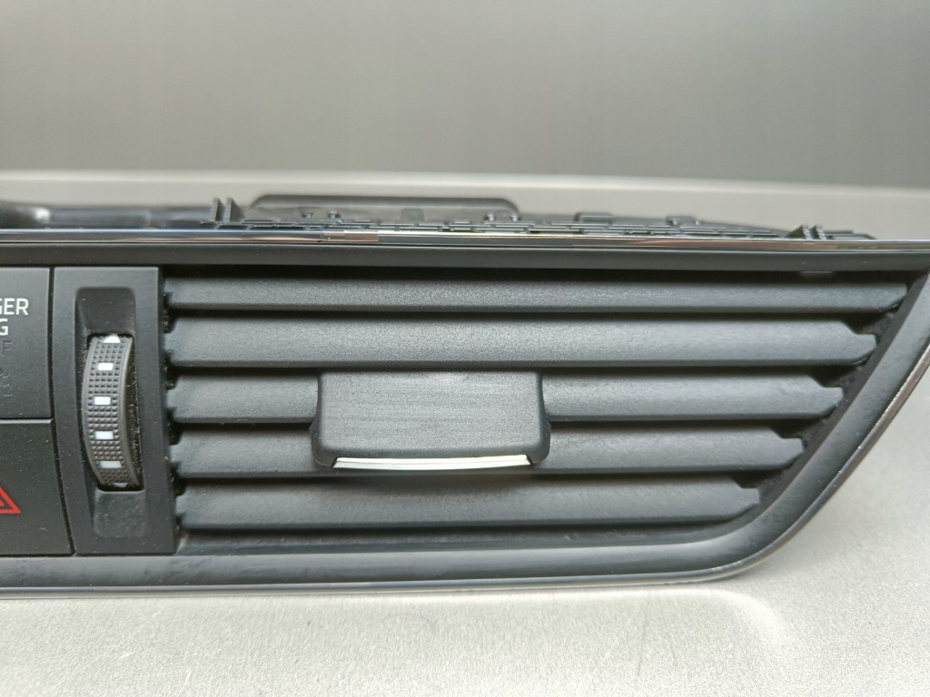 Решітка обдув skoda superb 3 iii середня центральна 3v0820951c Київ