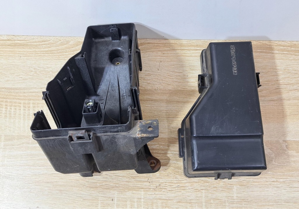 фото №1, Rav4 ii 2.0 d4d корпус коробка предохранителей