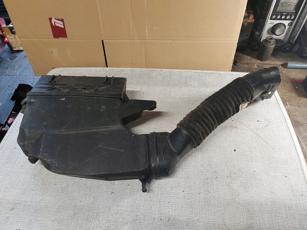 фото №1, Mercedes корпус фильтра воздуха a6420942404 труба воздухозаборник a6420901442