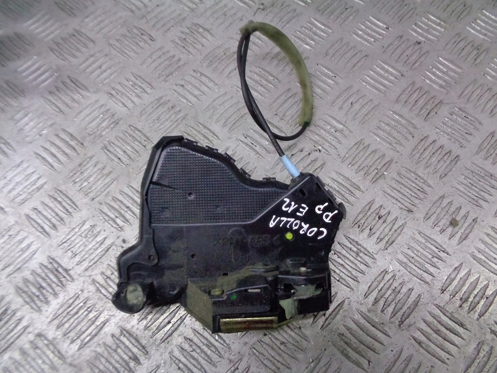фото №1, Замок двері правий перед toyota corolla e12 2pin