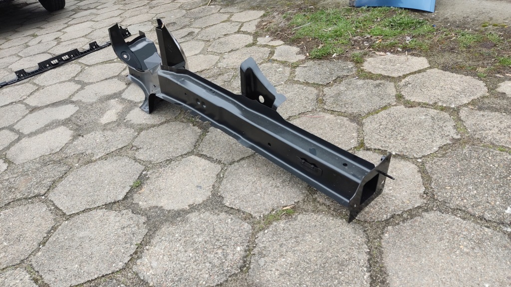 Audi a6 лонжерон левая задний  задняя оригинал nowa 4k0803401 с Разборки