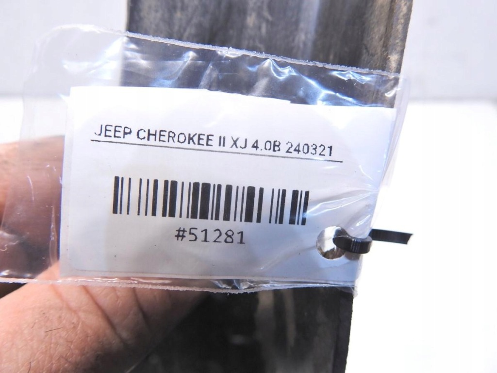 фото №7, Молдинг направляющая крыла правый задняя jeep cherokee xj 8955004032