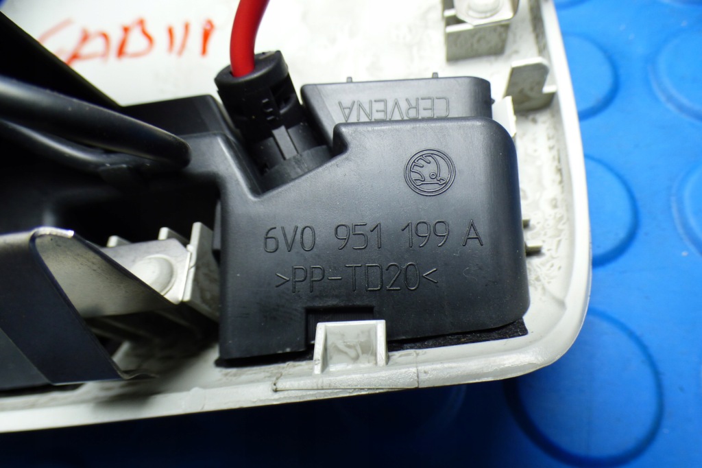 фото №7, Защита заглушка потолка датчик движения 5q0951172 1z0877829b skoda fabia iii
