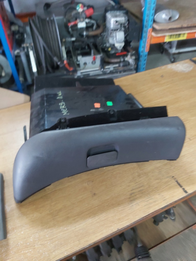 фото №1, Бардачок mercedes a-klasa