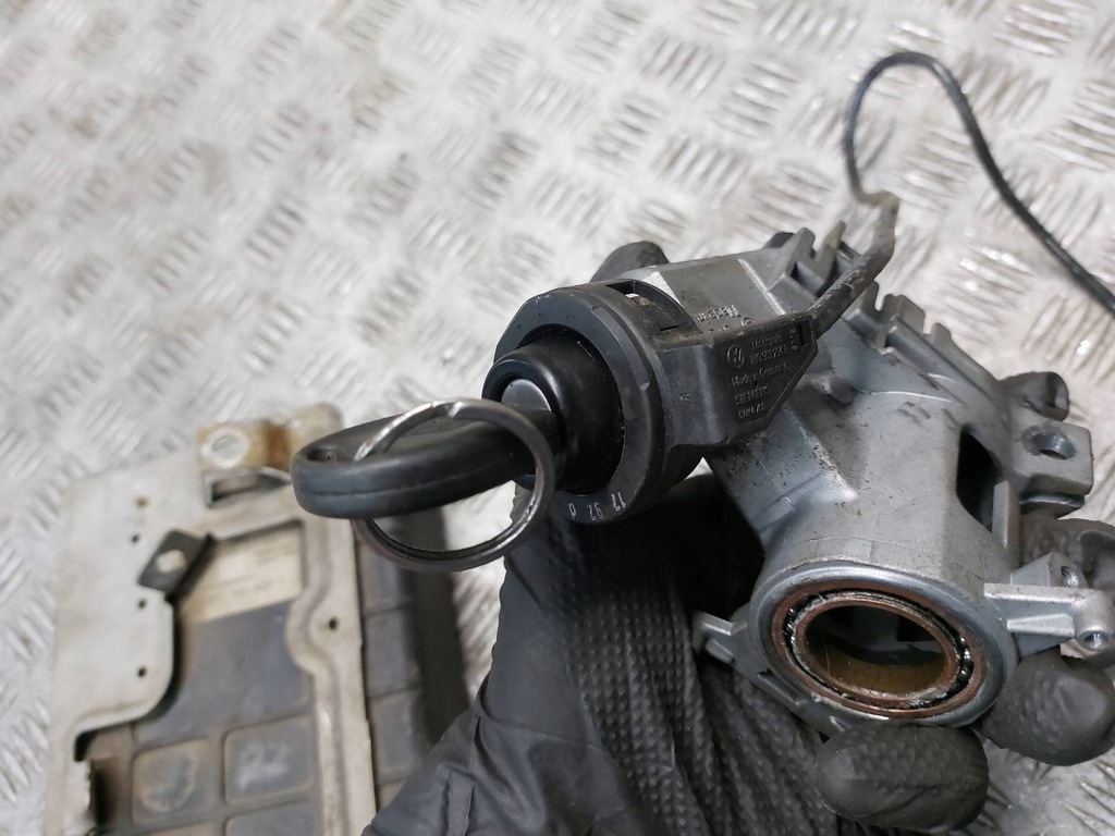 фото №8, Набор стартовый volkswagen vento i 1.6 8v 037906025t 357905851d