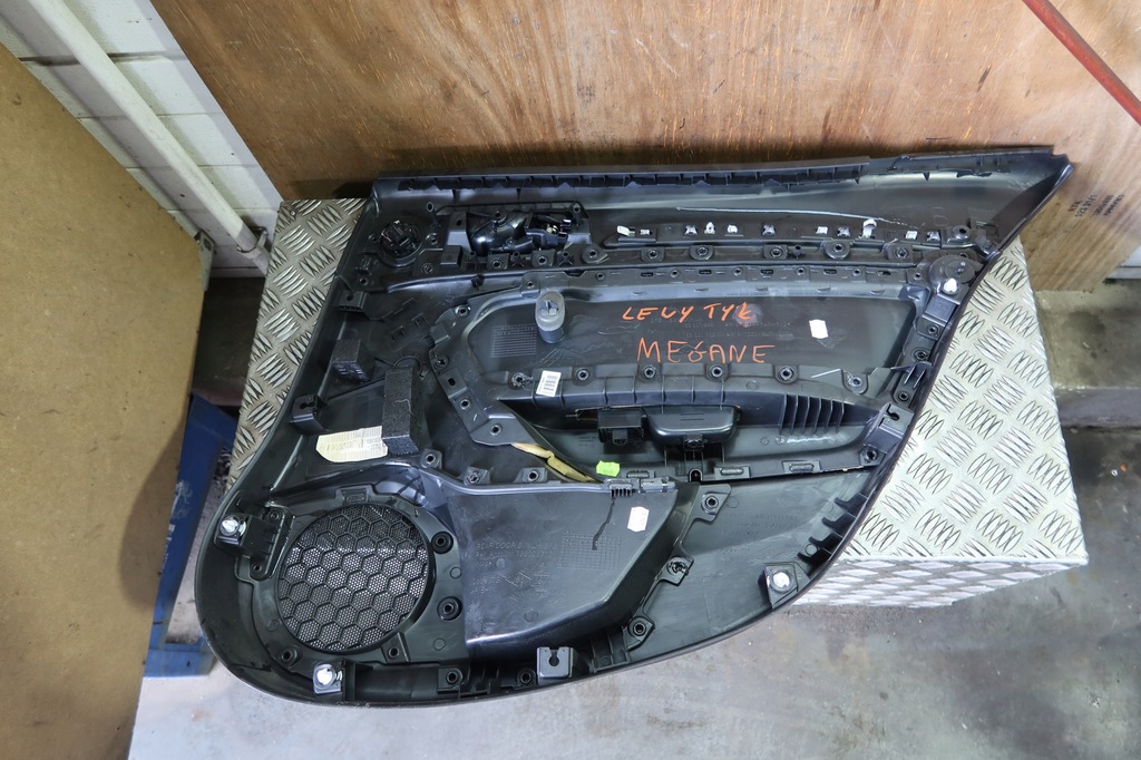 фото №7, Обшивка обивка дверь левый задняя megane iv 829a13036r