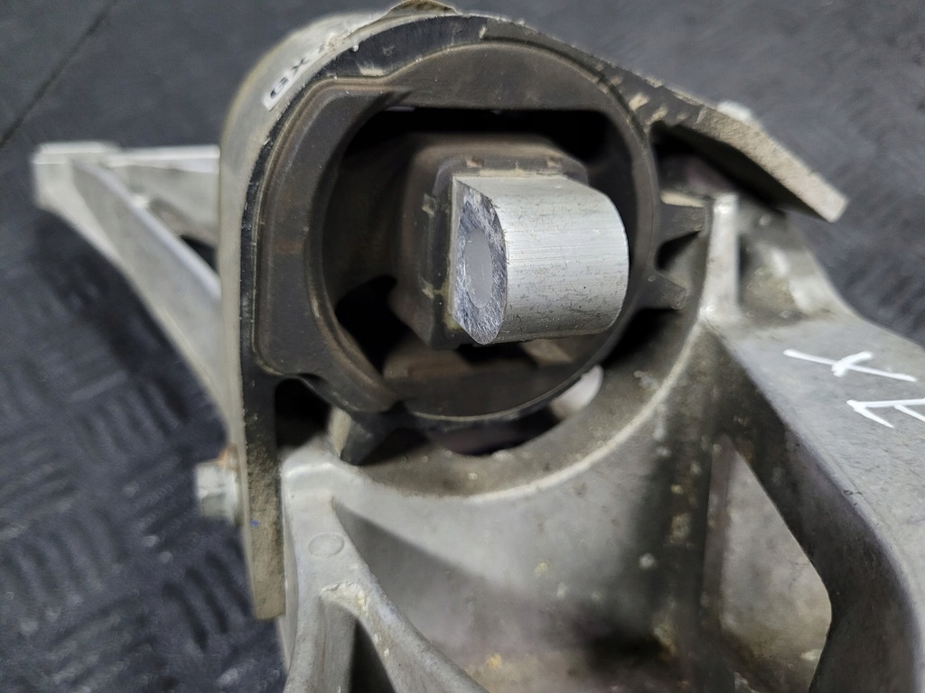 фото №5, Кронштейн подушка коробки begow gx736a026-ma jaguar xe x760 2.0 d