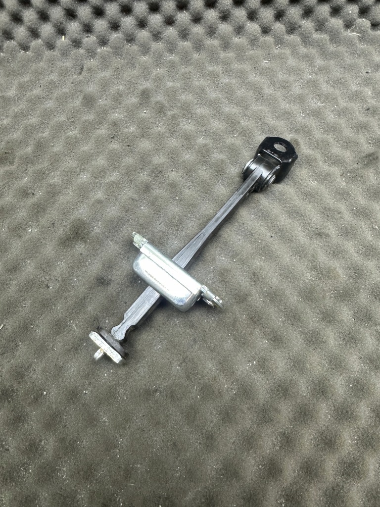 фото №1, 804303vv0a ограничитель дверь перед nissan note