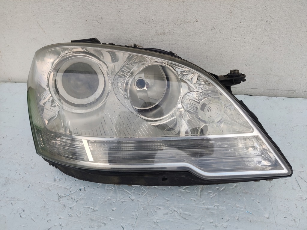 фото №1, Лампа правая mercedes ml w164